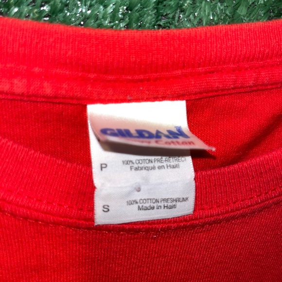 vintage Y2K University of Dayton Flyers Red Out Shirt S Gildan tag Ohio NCAA - Picture 4 of 4